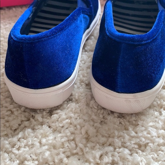 Betsey Johnson - Picture 5 of 7